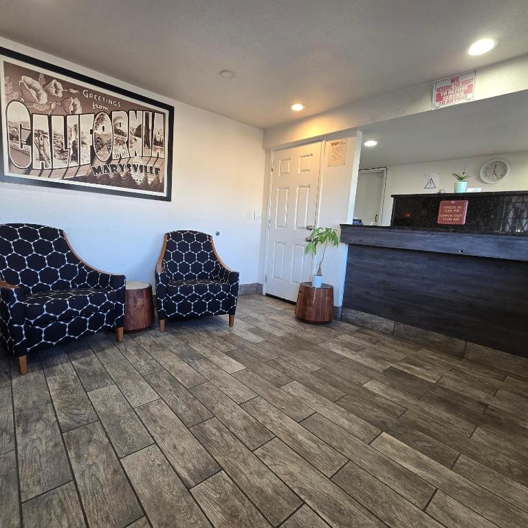 King Room at Peach City Inn - Marysville/Yuba City, photo 2